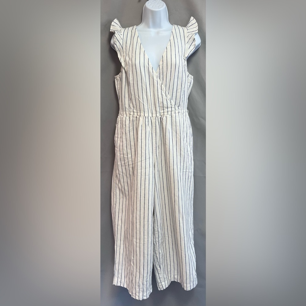 Old Navy Womens Sz Small White Striped Sleeveless Ruffled Linen Capri Jumpsuit!